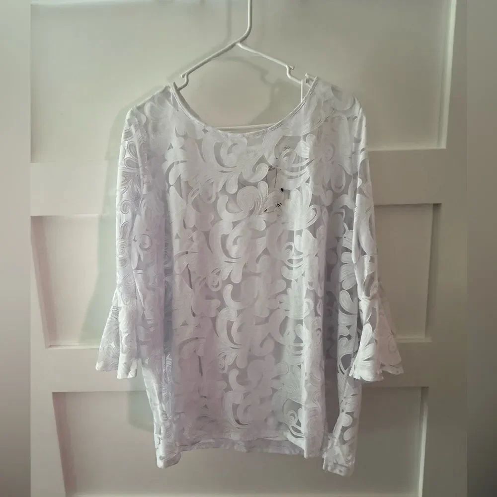 NY Collection White Lace Bell-Sleeve Blouse with built in cami